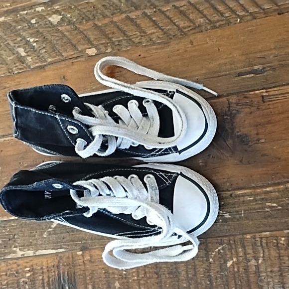 Kids Black high tops - Picture 1 of 4